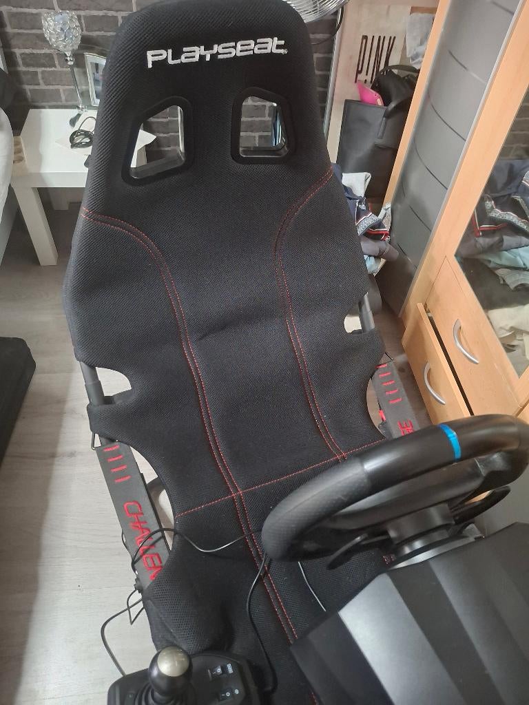 Gamestoel met stuur en gaspedaal, Ophalen, Zwart, Zo goed als nieuw, Gaming bureaustoel