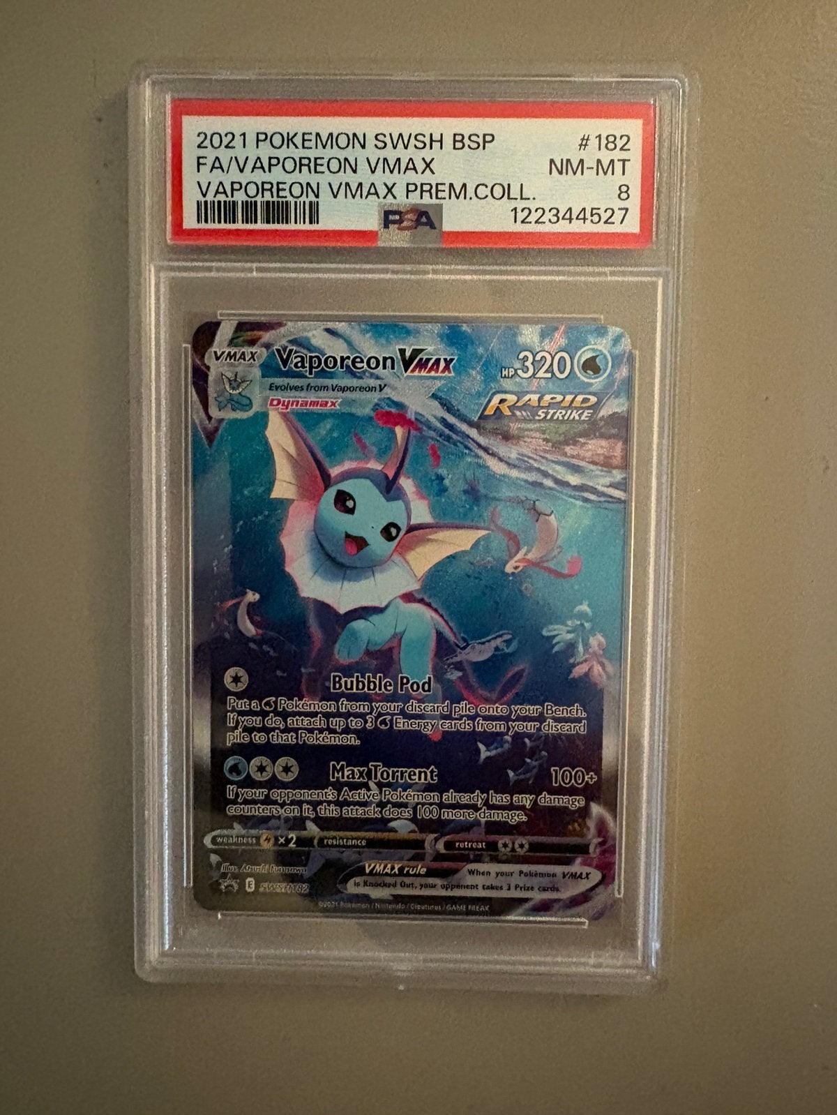 Vaporeon Vmax Swsh 182| PSA 8, Ophalen of Verzenden, Zo goed als nieuw