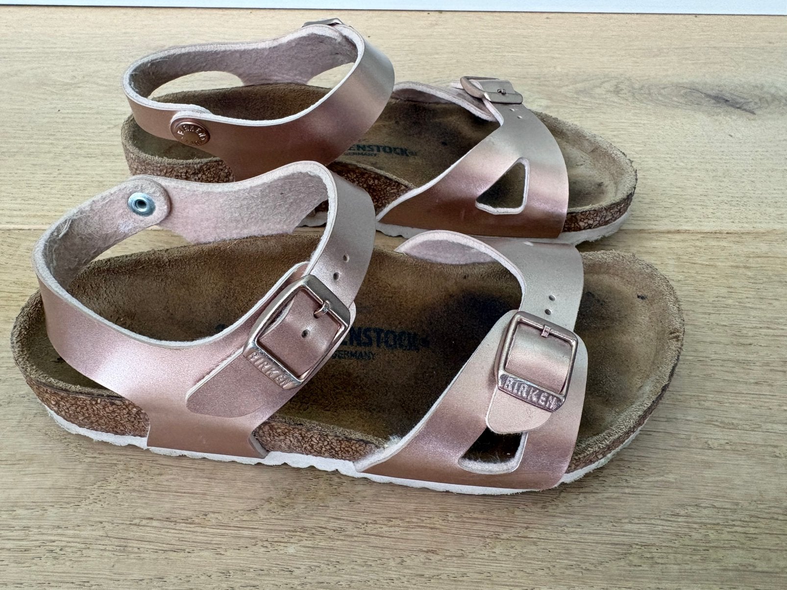 Birckenstock sandalen maat 33 valt als maat 34, Ophalen of Verzenden, Zo goed als nieuw, Meisje, Overige typen
