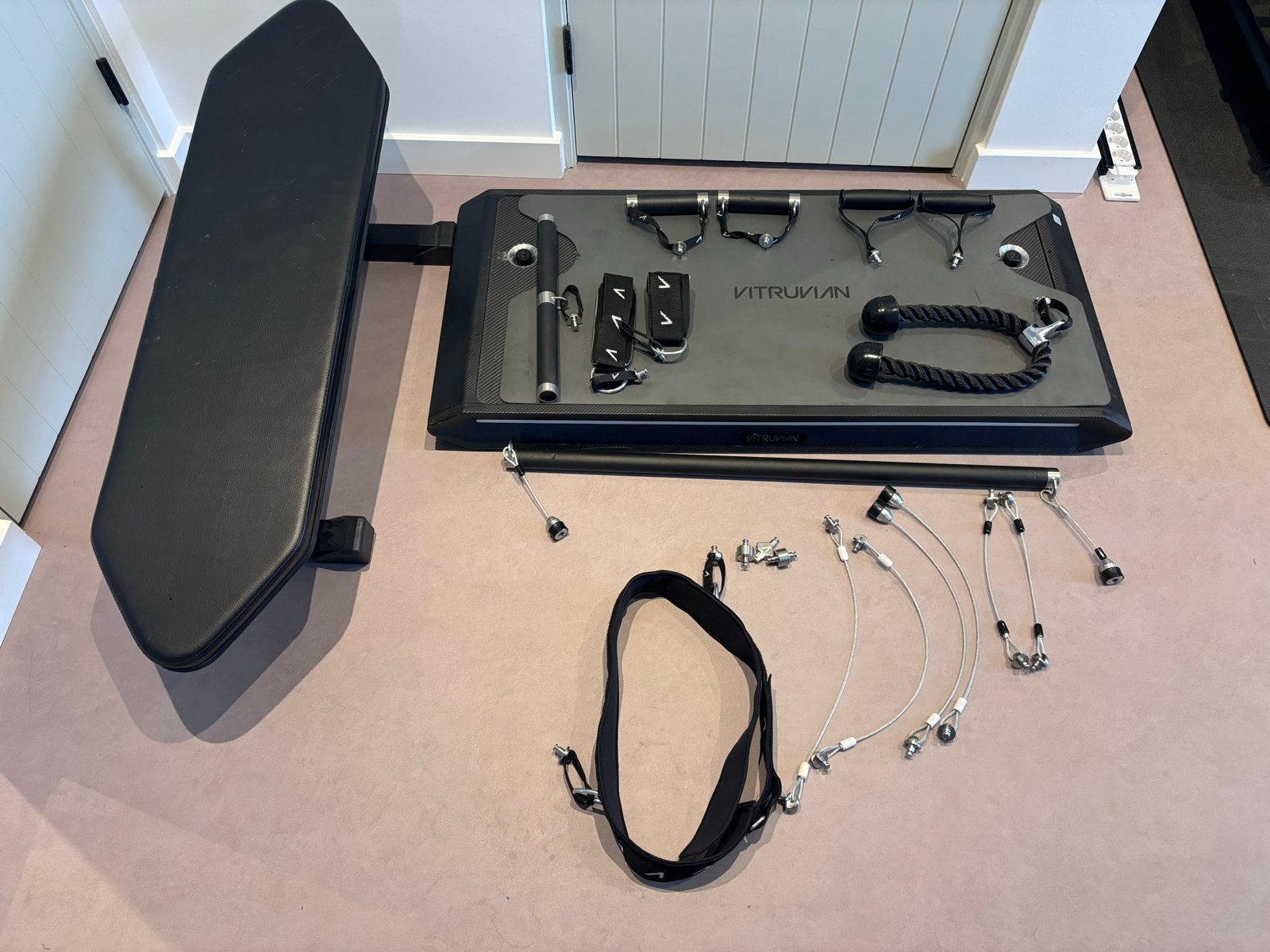 Vitruvian V-Form Trainer VIT300 Krachtstation met bank, Sport en Fitness, Ophalen, Krachtstation, Armen, Zo goed als nieuw