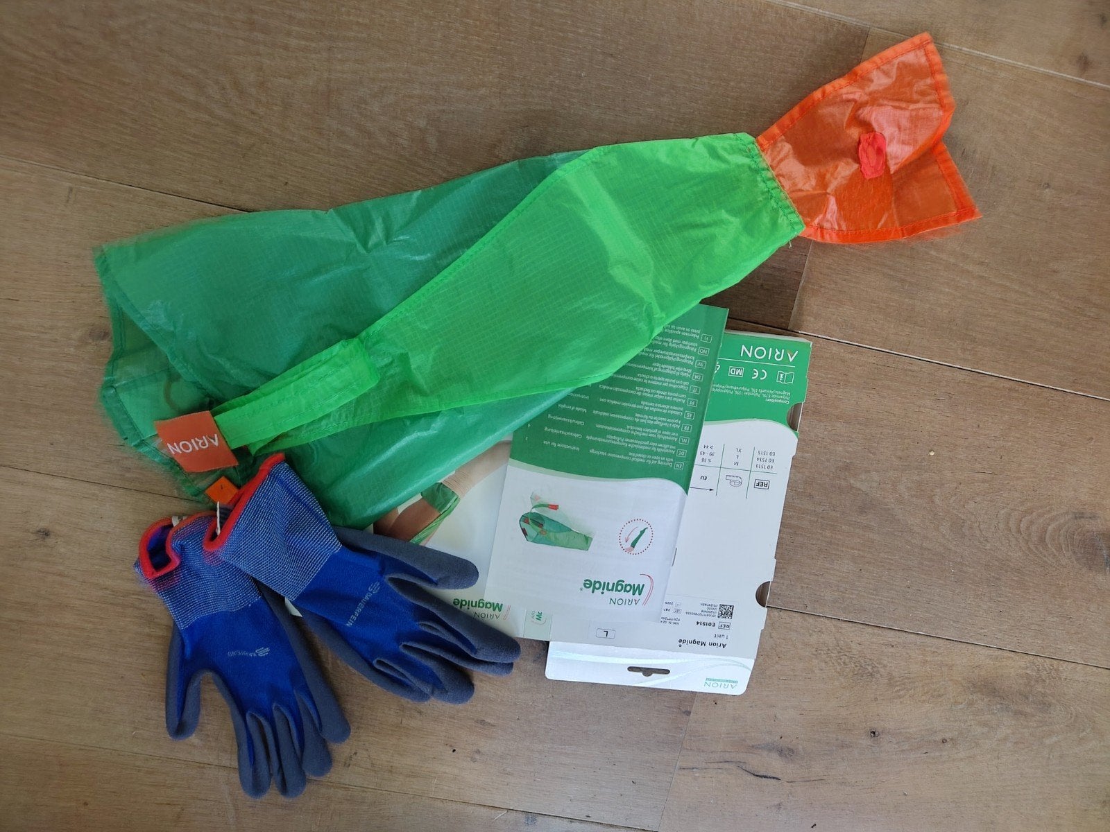 Aantrekhulp voor steunkousen inclusief handschoenen, Ophalen of Verzenden, Zo goed als nieuw