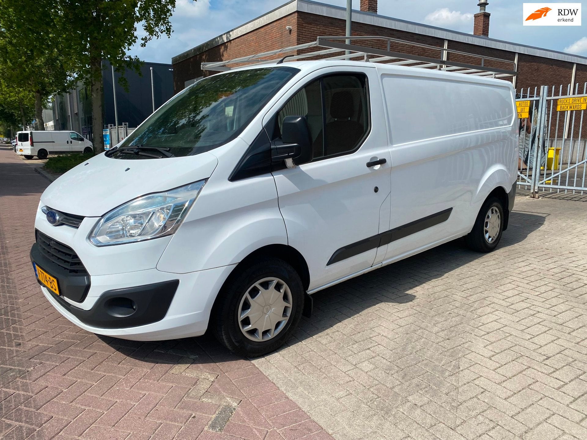 Ford Transit Custom 290 2.2 TDCI L2H1 Trend / 175.112 KM NAP, Voorwielaandrijving, Euro 5, Gebruikt, Zwart