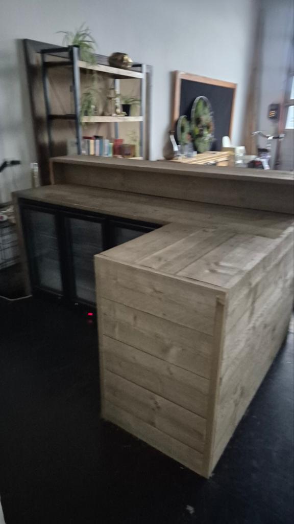 Houten bar met drankkoeling 215 cm/155cm, Huis en Inrichting, Barren, Ophalen of Verzenden, Gebruikt