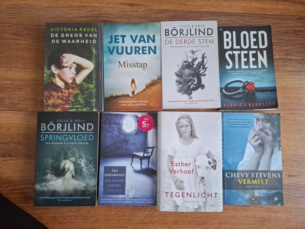 8 thrillers boeken. O.A. Esther Verhoef, Jet van Vuren, Boeken, Thrillers, Ophalen of Verzenden, Gelezen, Diverse auteurs, Nederland