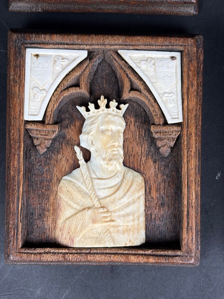 Set van gotische wandpaneeltjes eikenhout ivoren portretten, Overige onderwerpen, Houtsnijwerk, Minder dan 20 cm, Ophalen of Verzenden