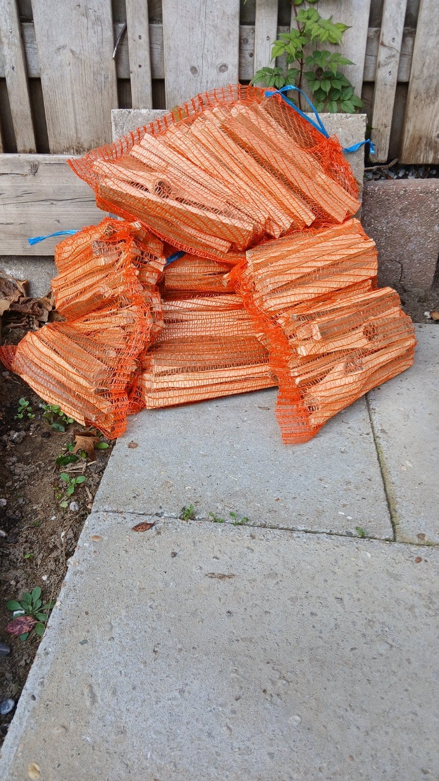 Netten met haardhout - Berkenhout, Tuin en Terras, Minder dan 3 m³, Ophalen of Verzenden, Berkenhout, Blokken