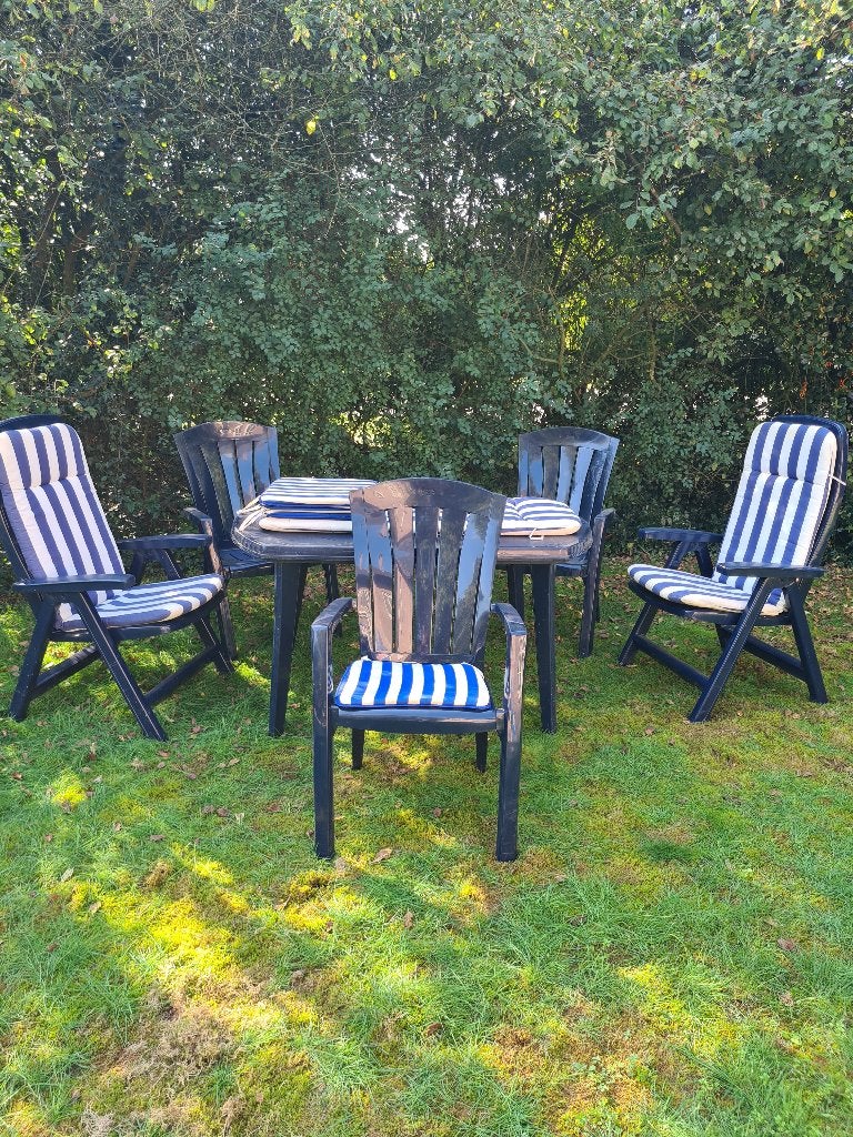 Blauwe tuinset compleet met wit-blauwe kussens, Ophalen, 5 zitplaatsen, Kunststof, Gebruikt