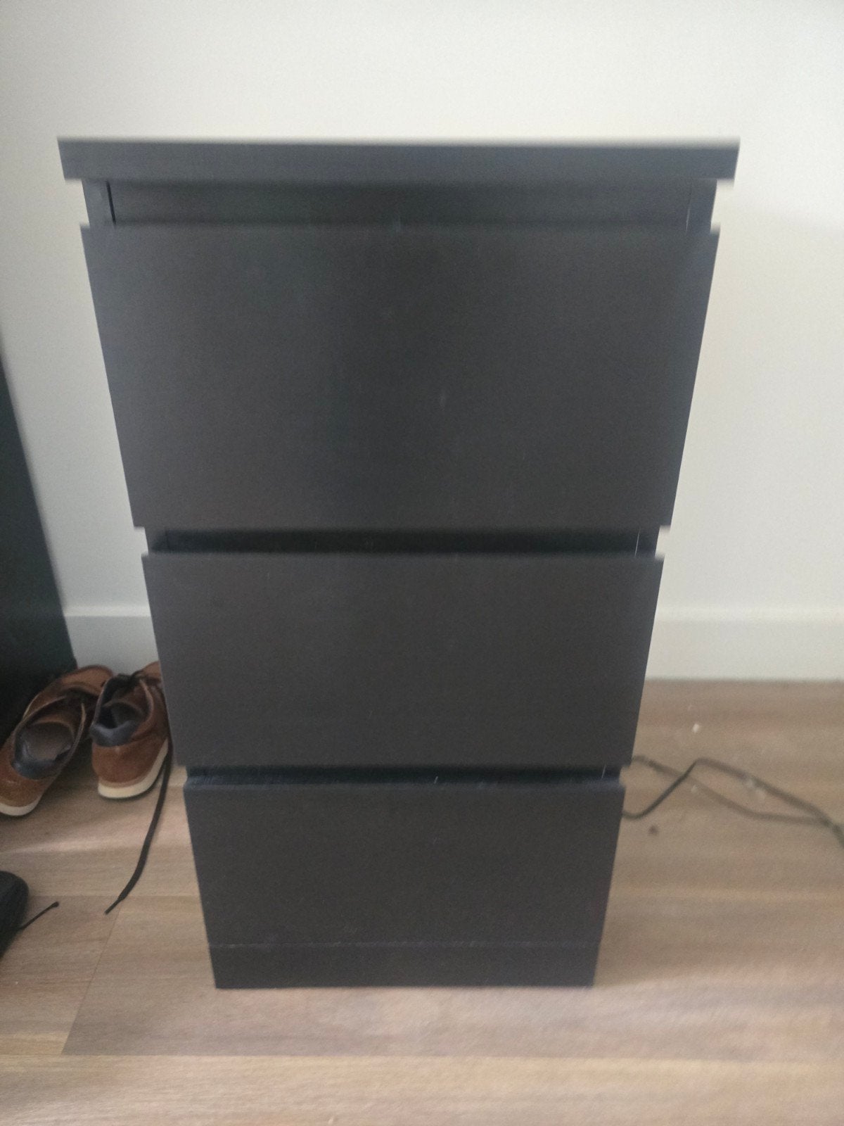 ikea malm ladenkastje nachtkastje zwart, Ophalen, Minder dan 50 cm, Zo goed als nieuw, 3 of 4 laden