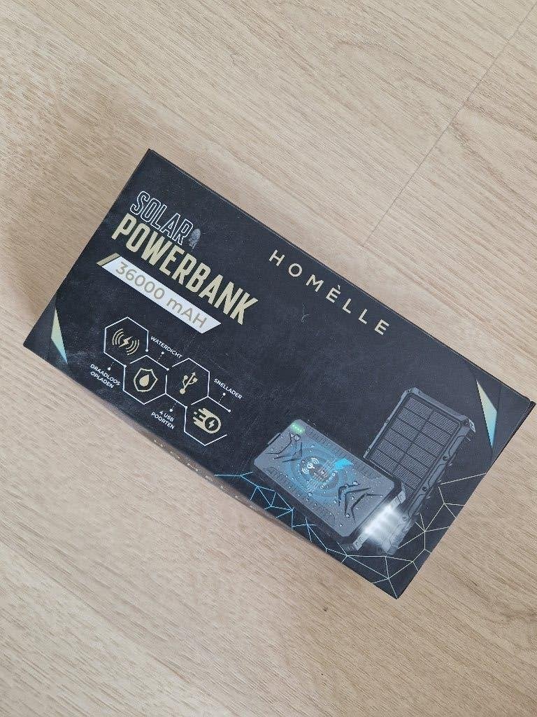 Solar Powerbank, Ophalen of Verzenden, Zo goed als nieuw