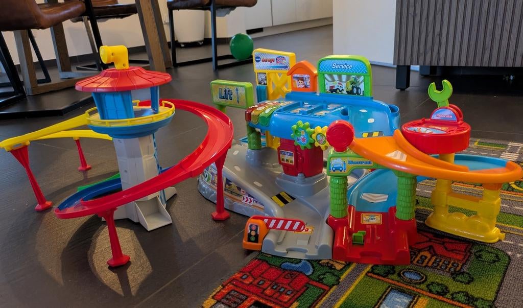 2 x autogarage speelgoed met toren kinderen, Kinderen en Baby's, Speelgoed | Overig, Ophalen, Gebruikt, Jongen of Meisje