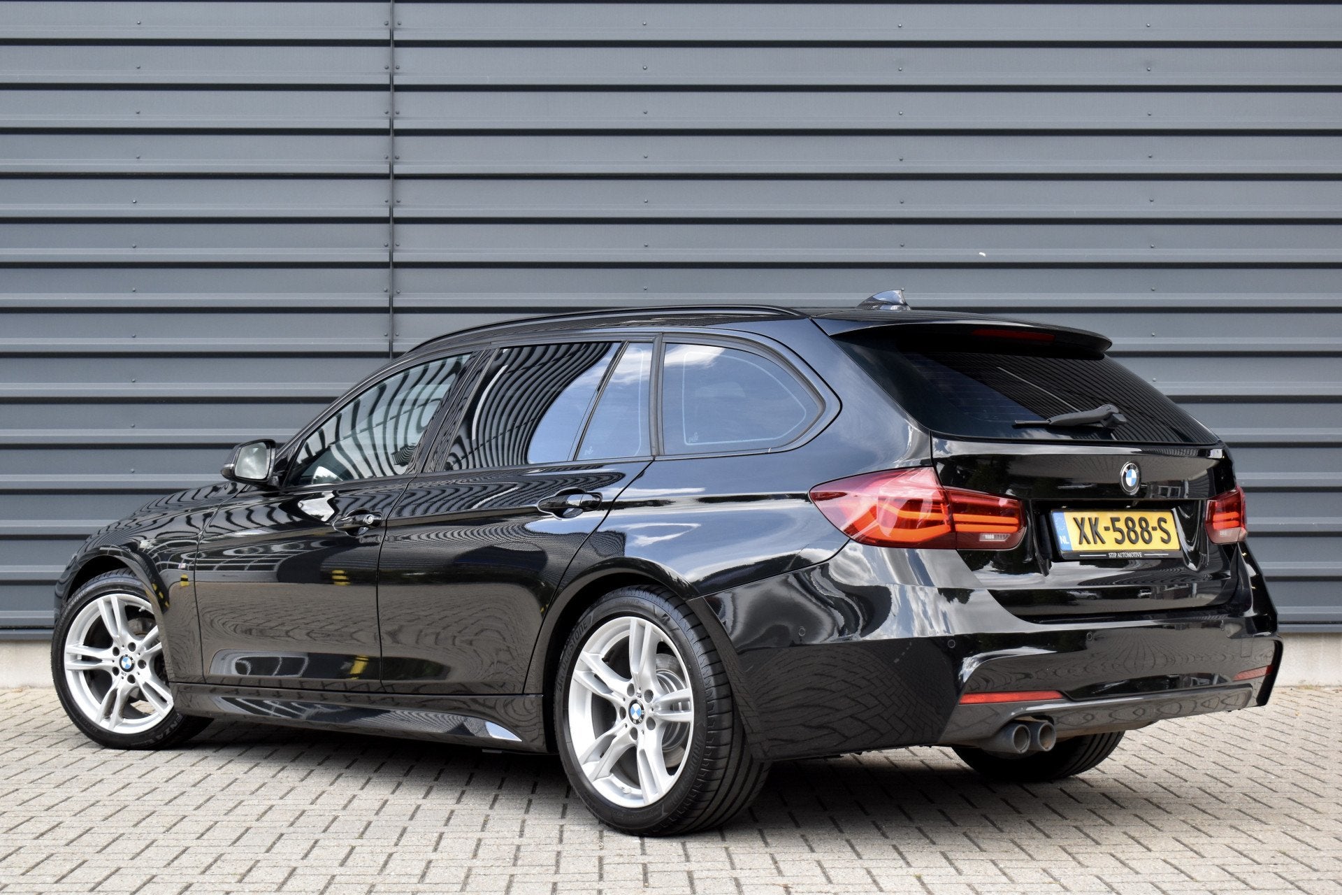 BMW 3 Serie Touring 320i M Sport Shadow | Virtual Cockpit |, Automaat, 1998 cc, Achterwielaandrijving, 4 cilinders