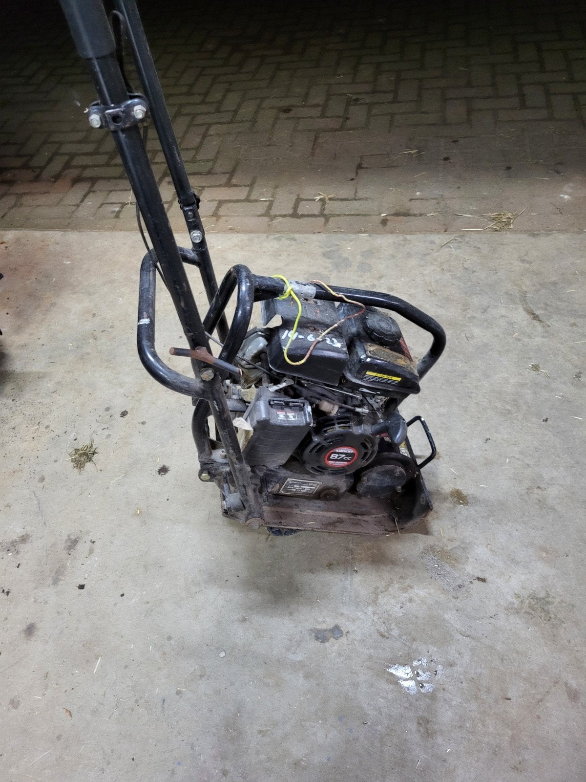 Trilplaat en stenenknipper te huur, Ophalen of Verzenden