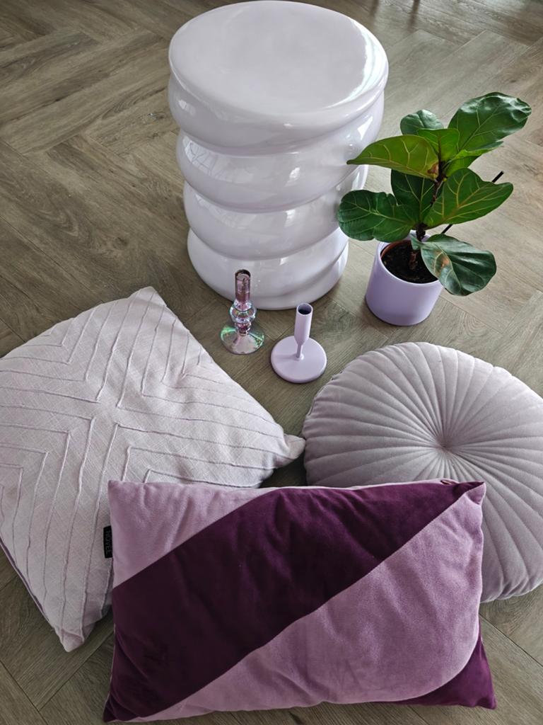 Leuke set lila decoratie - bijzettafel - kussens - bloempot, Ophalen of Verzenden, Zo goed als nieuw, Vierkant