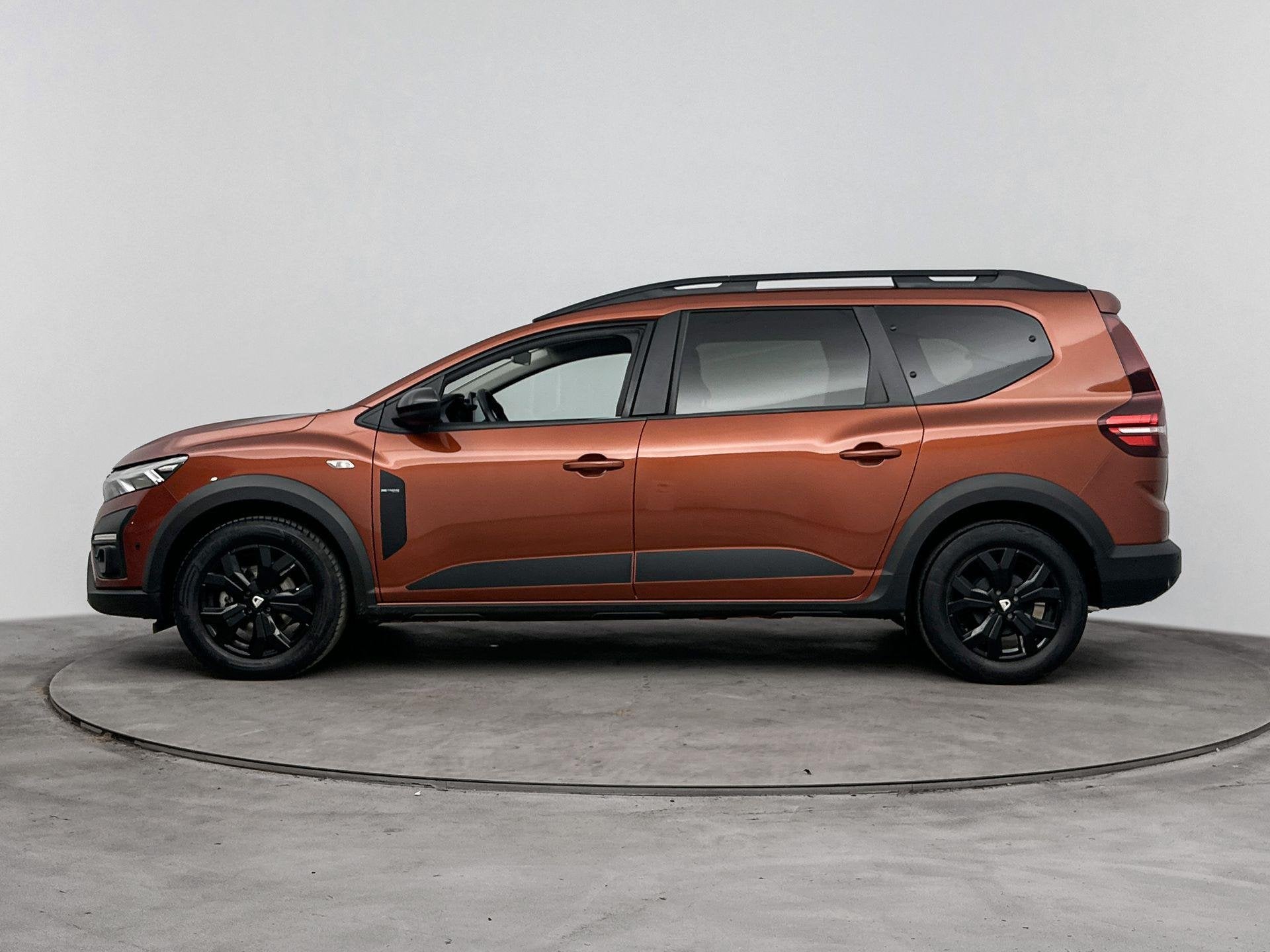 Dacia Jogger 1.0 TCe 100Pk Bi-Fuel Extreme 7persoons | Stoel, Gebruikt, Euro 6, Bruin, 7 stoelen