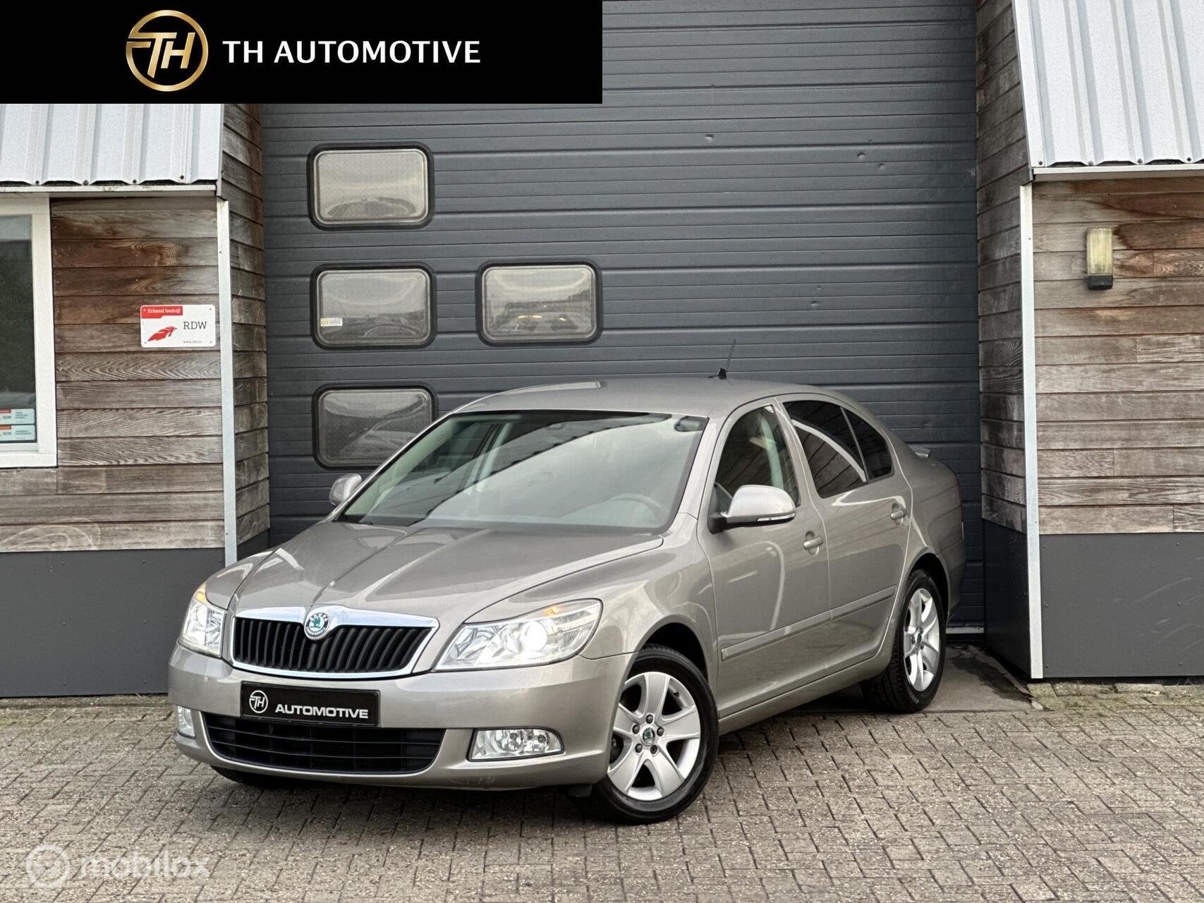 Skoda Octavia 1.2 TSI Elegance Business Line, Auto's, Stof, Gebruikt, 4 cilinders, Parkeersensor