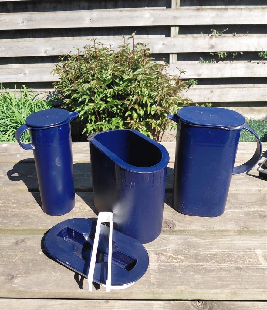 Tupperware set: 2 Schenkkannen en Dubbelwandige IJsemmer, Kunststof, Ophalen of Verzenden, Overige merken, Overige typen