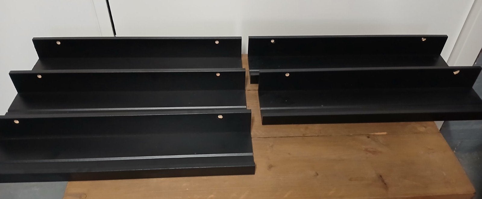 IKEA Mosslanda Schilderijplanken Zwart 55 cm (2 stuks), Ophalen of Verzenden, Gebruikt