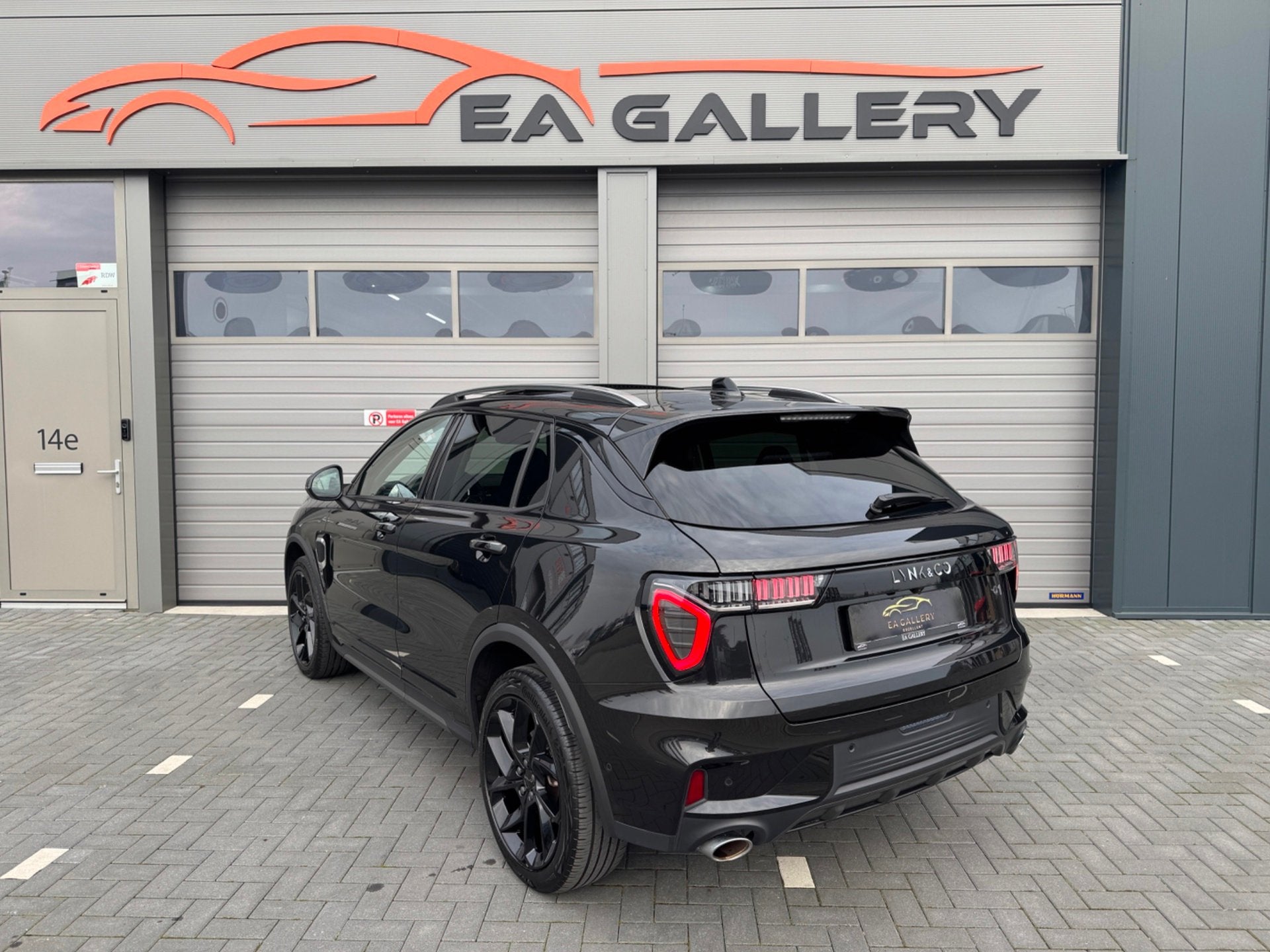 Lynk & Co 01 1.5 Bomvol Black Edition 261PK 360Camera Zwar, Auto's, Dealer onderhouden, Euro 6, Bedrijf, 1854 kg
