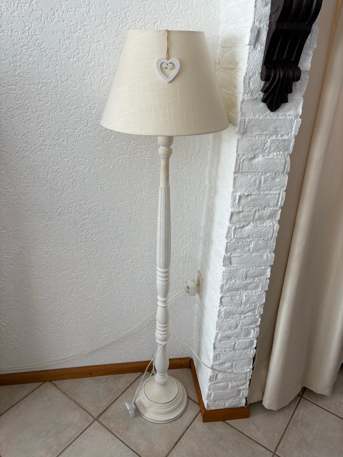Witte staande lamp met stoffen kap, Huis en Inrichting, Ophalen, Gebruikt, Hout, 150 tot 200 cm