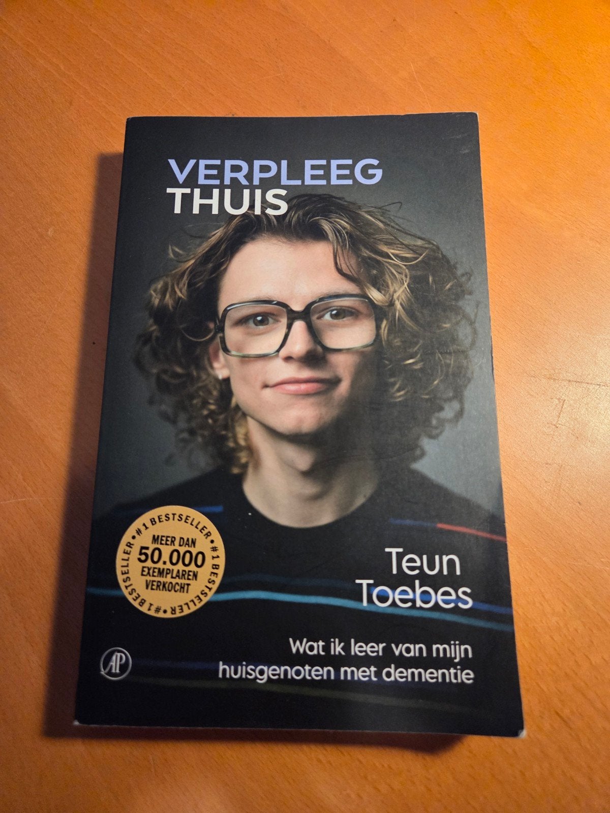Verpleeg Thuis - Teun Toebes (Boek), Ophalen of Verzenden, Gelezen, Teun Toebes, Nederland