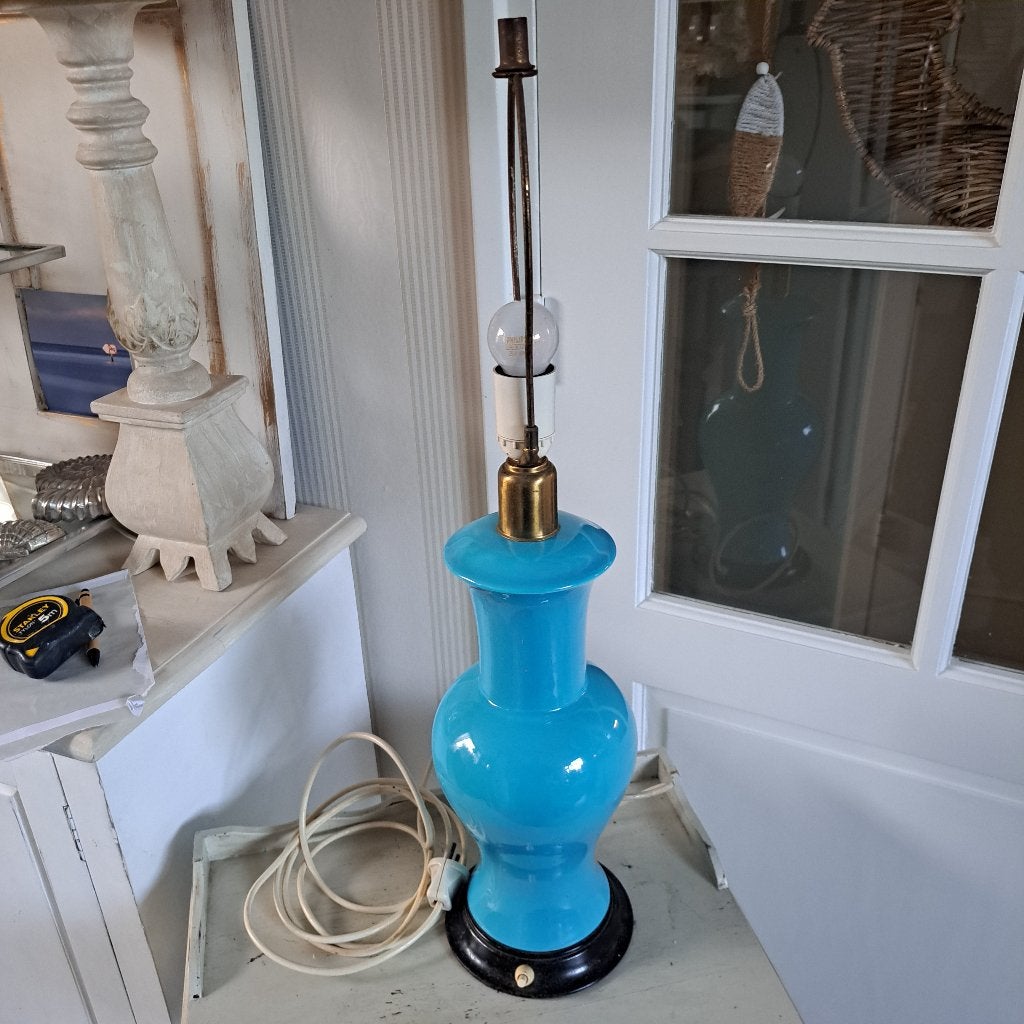 Mooie blauwe staande schemerlamp zonder kap., Antiek en Kunst, Curiosa en Brocante, Ophalen