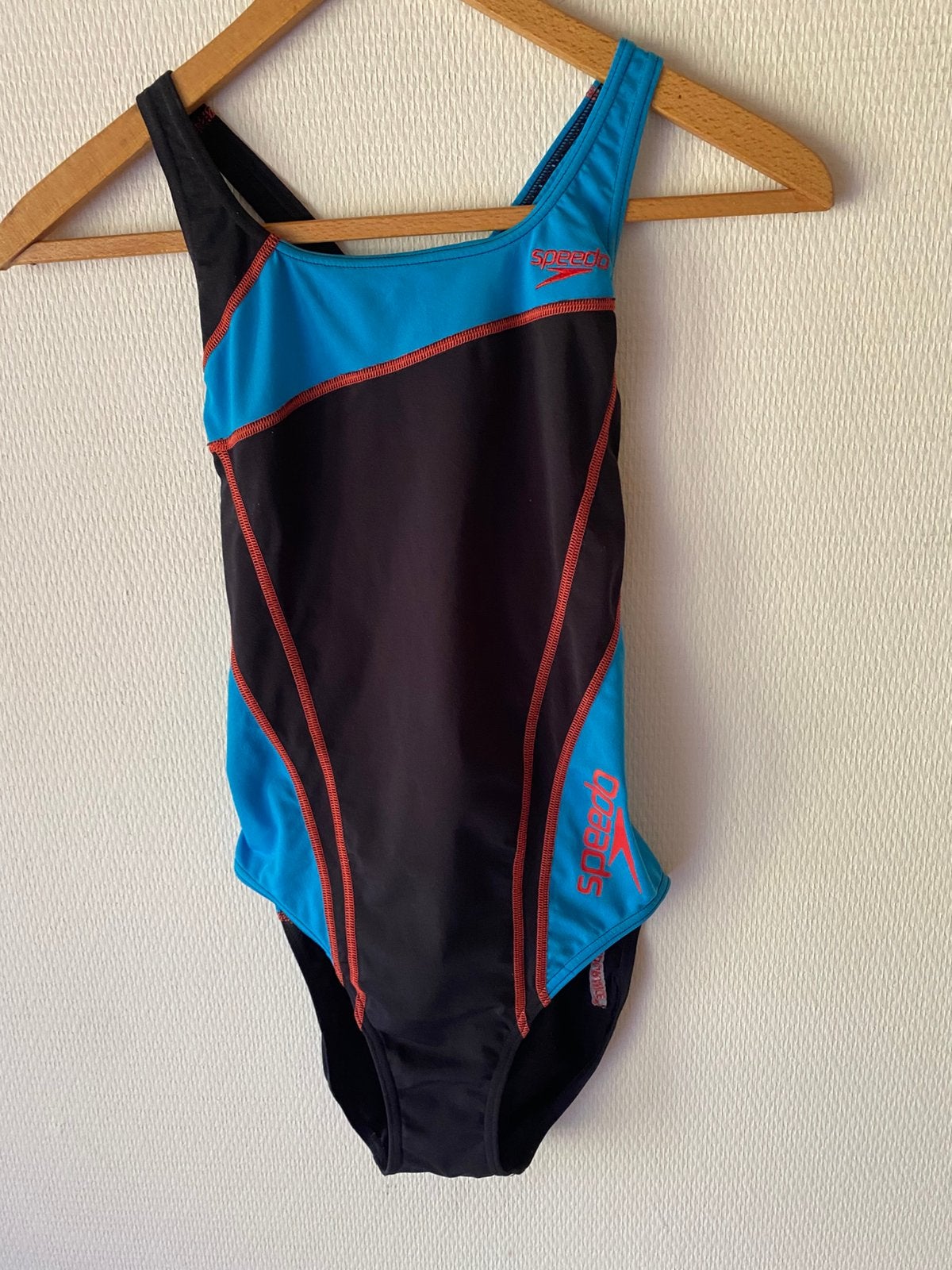 Nieuw sport zwempak Speedo Endurance, maat 40., Ophalen of Verzenden, Zo goed als nieuw, Zwart, Badpak