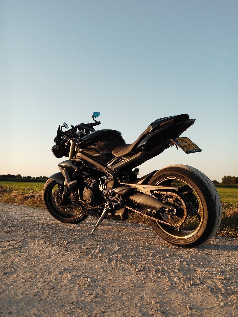 Triumph Street Triple 675 R,  VOL OPTIES!!!, 675 cc, Occasion, 4 cilinders, Motorrijbewijs A