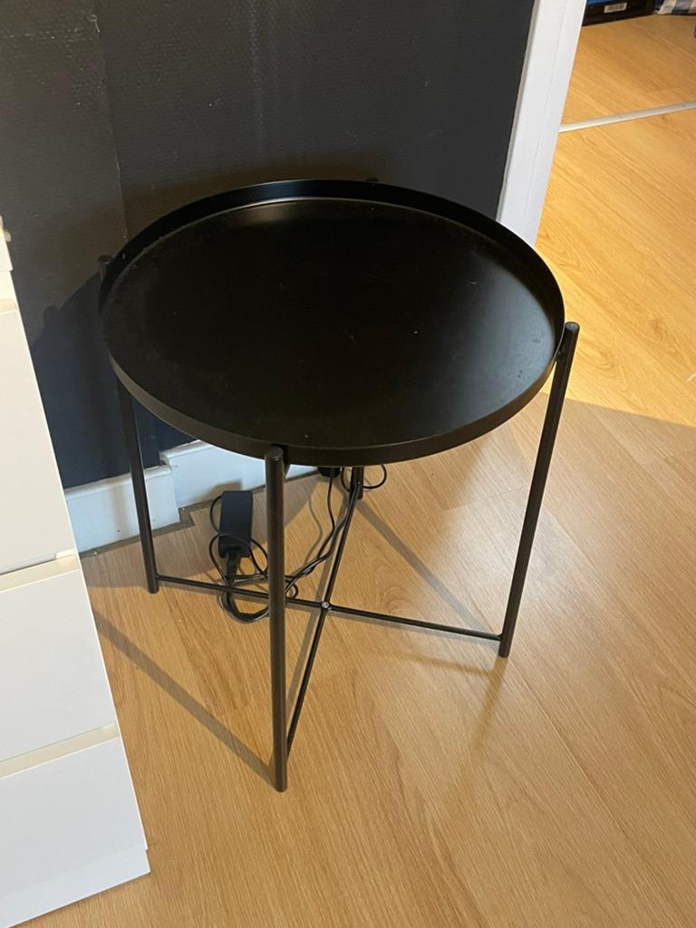 Ikea tafel gladom, Huis en Inrichting, Tafels | Bijzettafels, Minder dan 55 cm, Metaal of Aluminium, Rond, Zo goed als nieuw