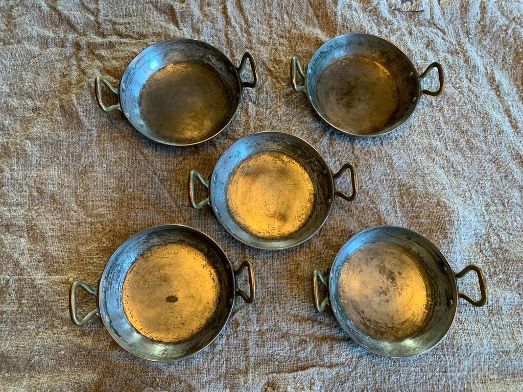 Set van 5 koperen schaaltjes met handvatten, Antiek en Kunst, Ophalen of Verzenden