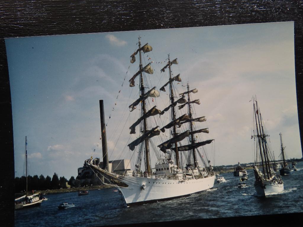 mooie foto zeilboot, Ophalen of Verzenden, Zo goed als nieuw, Zeilboot, Kaart, Foto of Prent