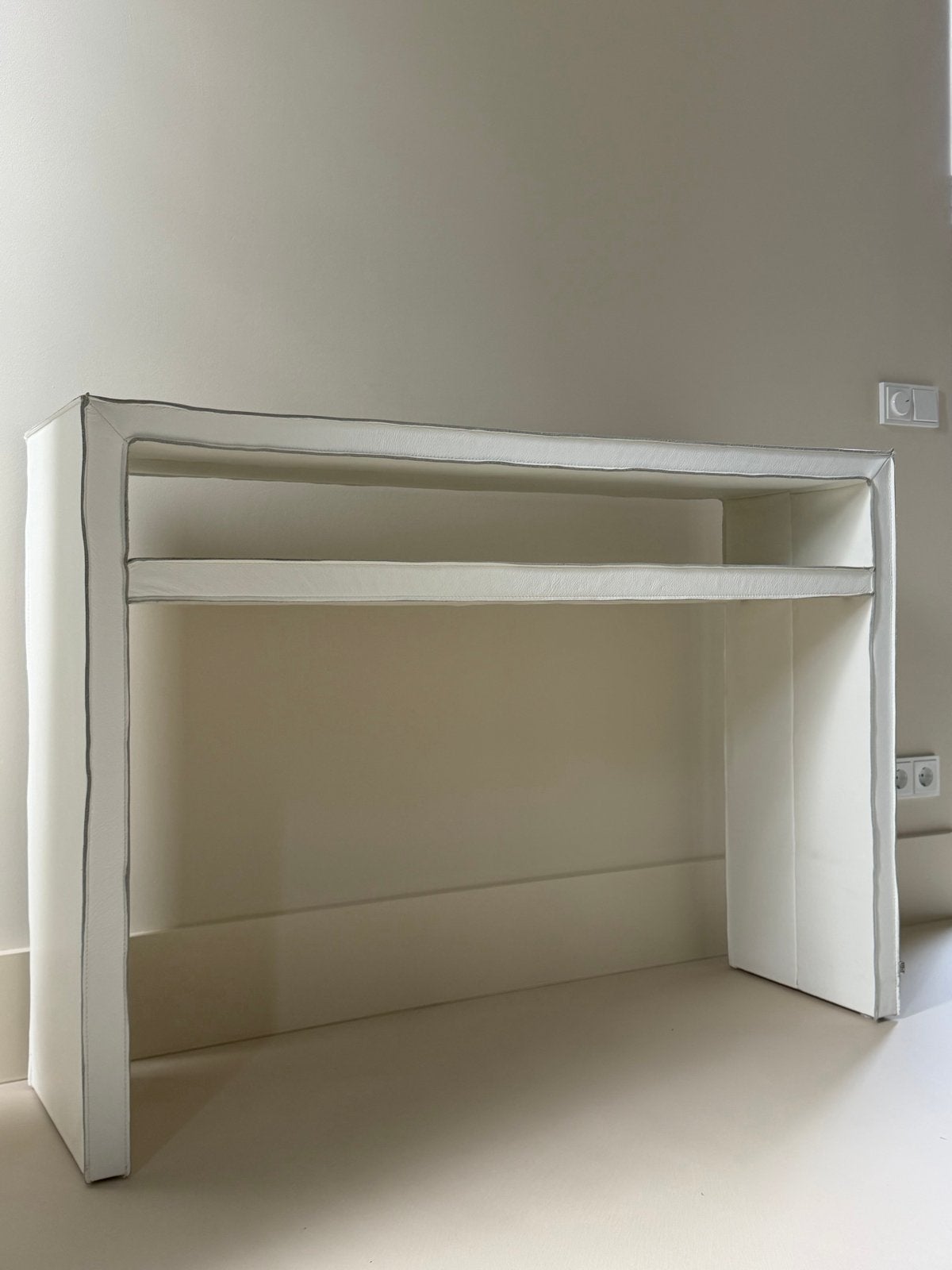 Piet Boon leren sidetable  roomwit, Ophalen, Overige materialen, Gebruikt, Hotel chic