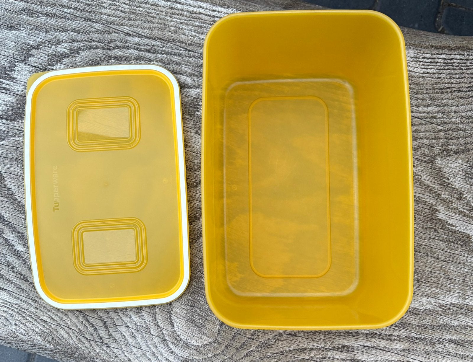 Voorraadbus Tupperware 4.6 liter in mooie kleur geel, Gebruikt, Bewaardoos, Geel, Ophalen of Verzenden