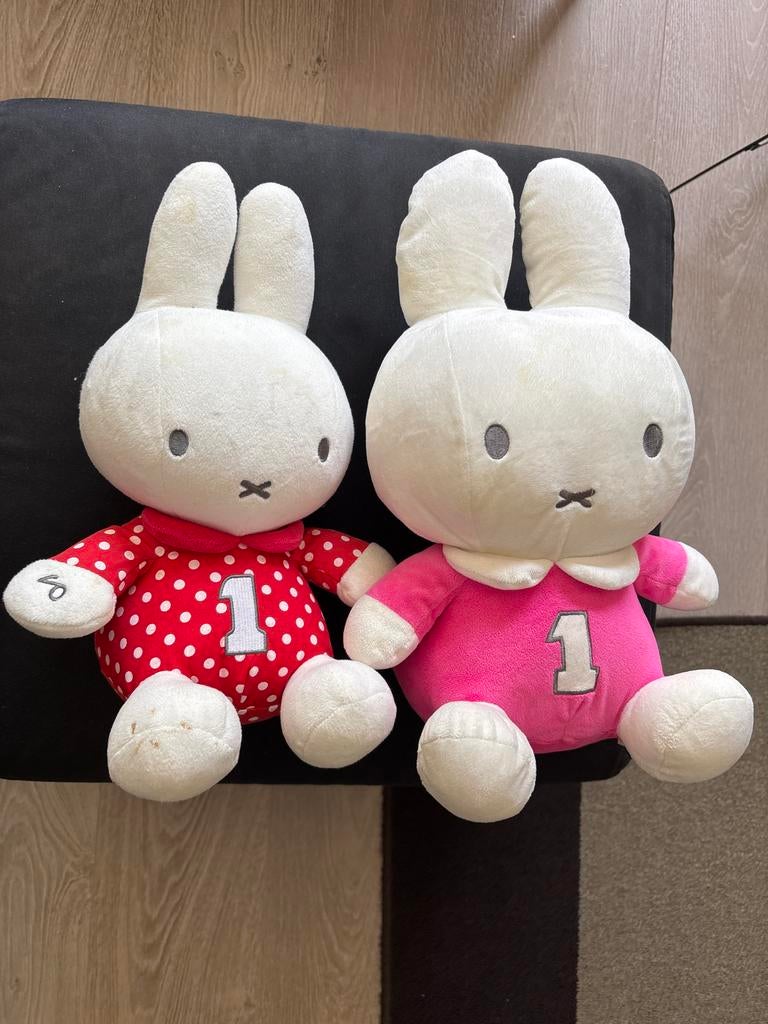 Nijntje knuffels rood en roze met nummer 1, Ophalen, Gebruikt, Overige merken, Konijn