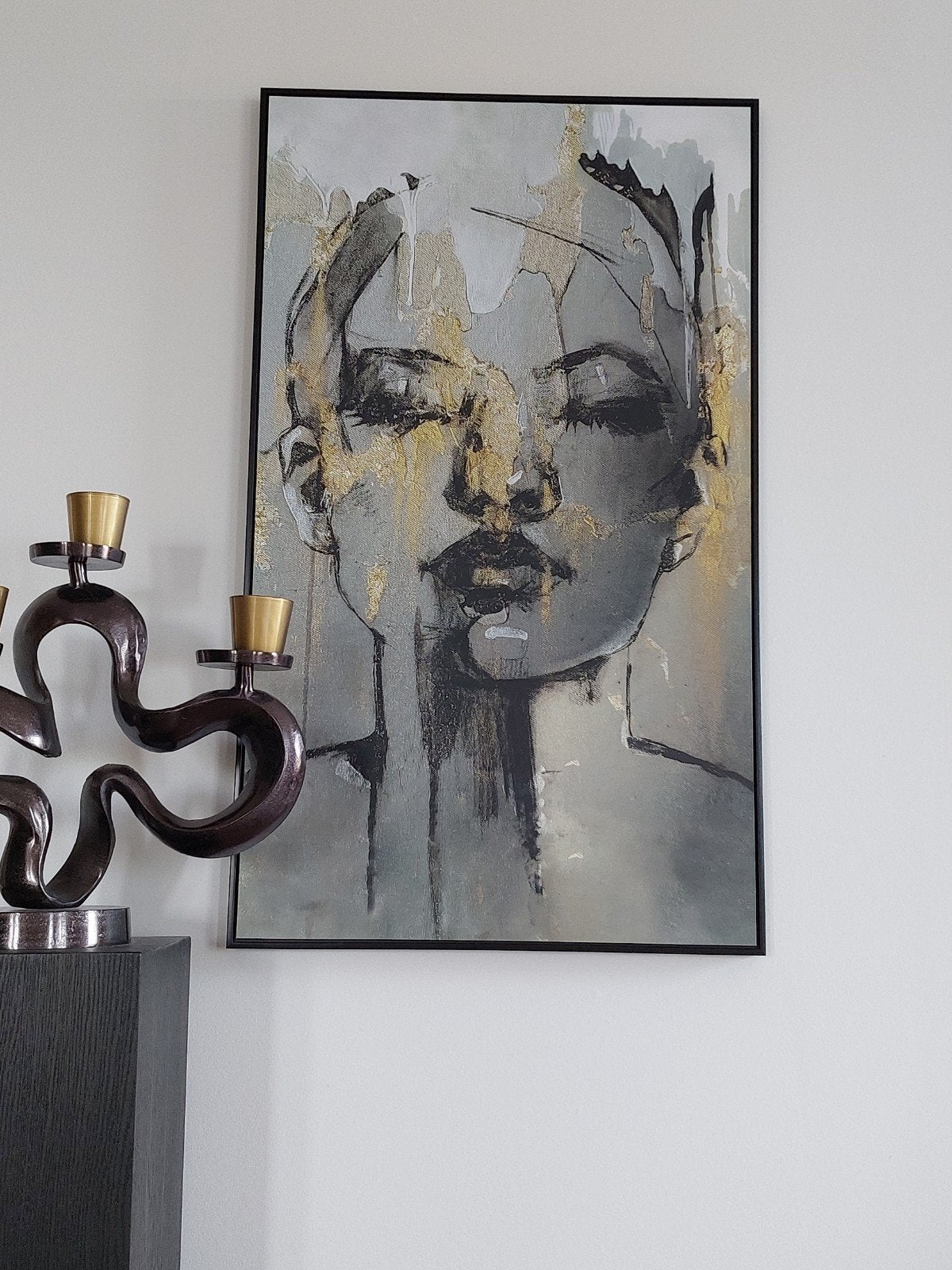 Canvas met lijst, vrouw met goud., Ophalen