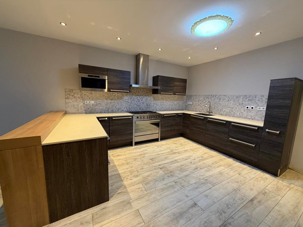 Brugman design + SMEG fornuis + Whirlpool | composiet blad, Huis en Inrichting, Ophalen, U-keuken, Bruin, Zo goed als nieuw