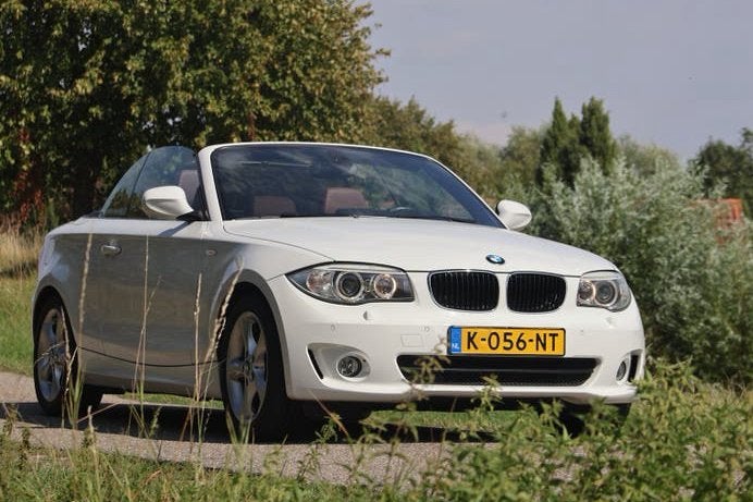 BMW 1-serie Cabrio E88 - Gereviseerde motor - Zeer net, Auto's, BMW, 1-Serie, 1995 cc, Cabriolet, 4 stoelen