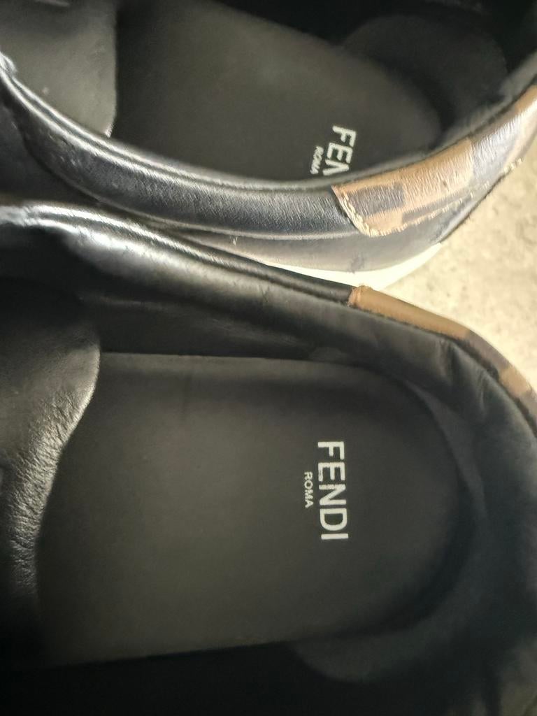 Fendi kinder schoenen maat 37, Ophalen of Verzenden, Zo goed als nieuw, Jongen of Meisje, Schoenen