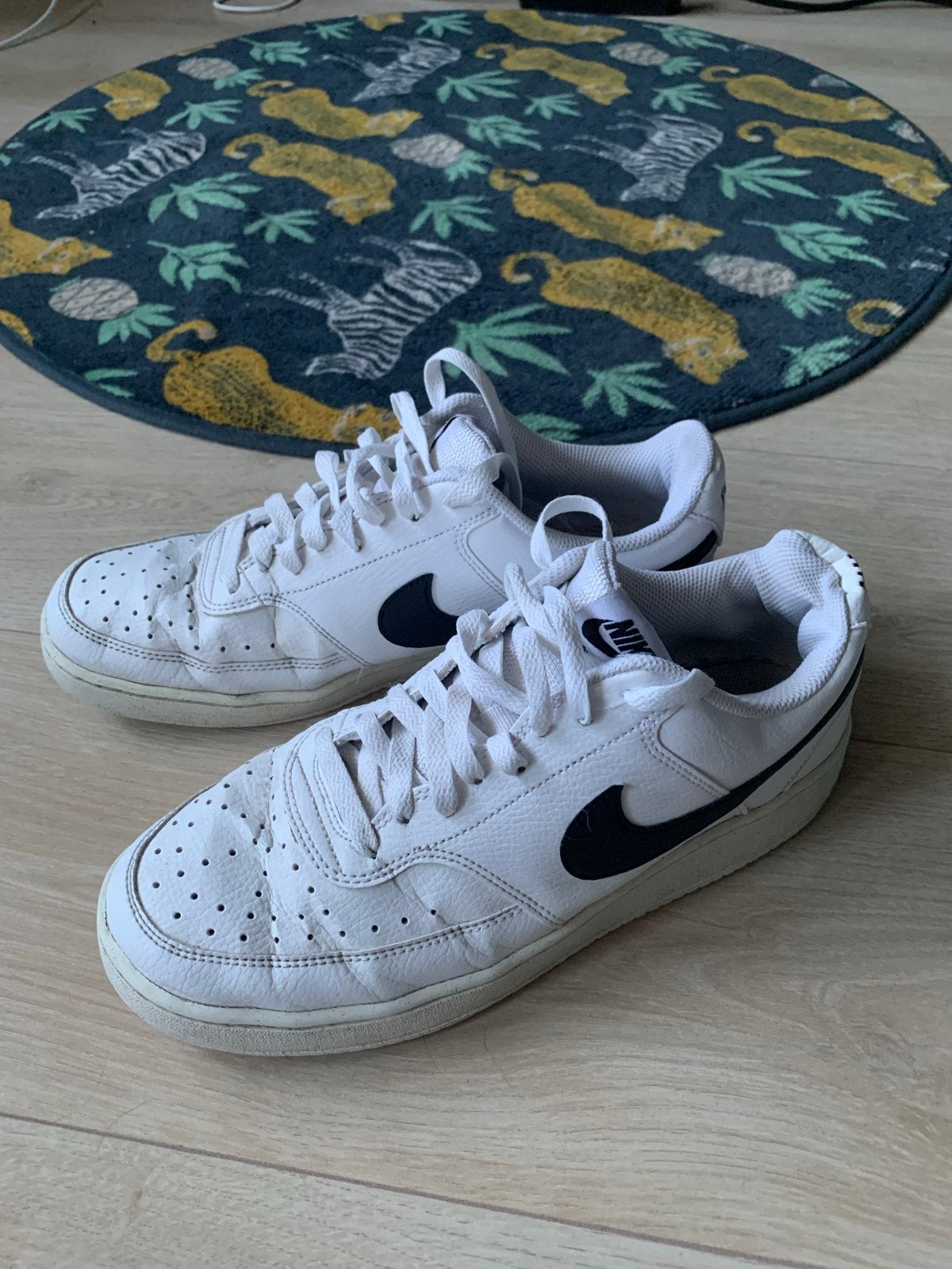 Nike Court Vision Low - Wit met zwart logo - Maat 42,5, Wit, Ophalen of Verzenden, Sneakers of Gympen, Gedragen