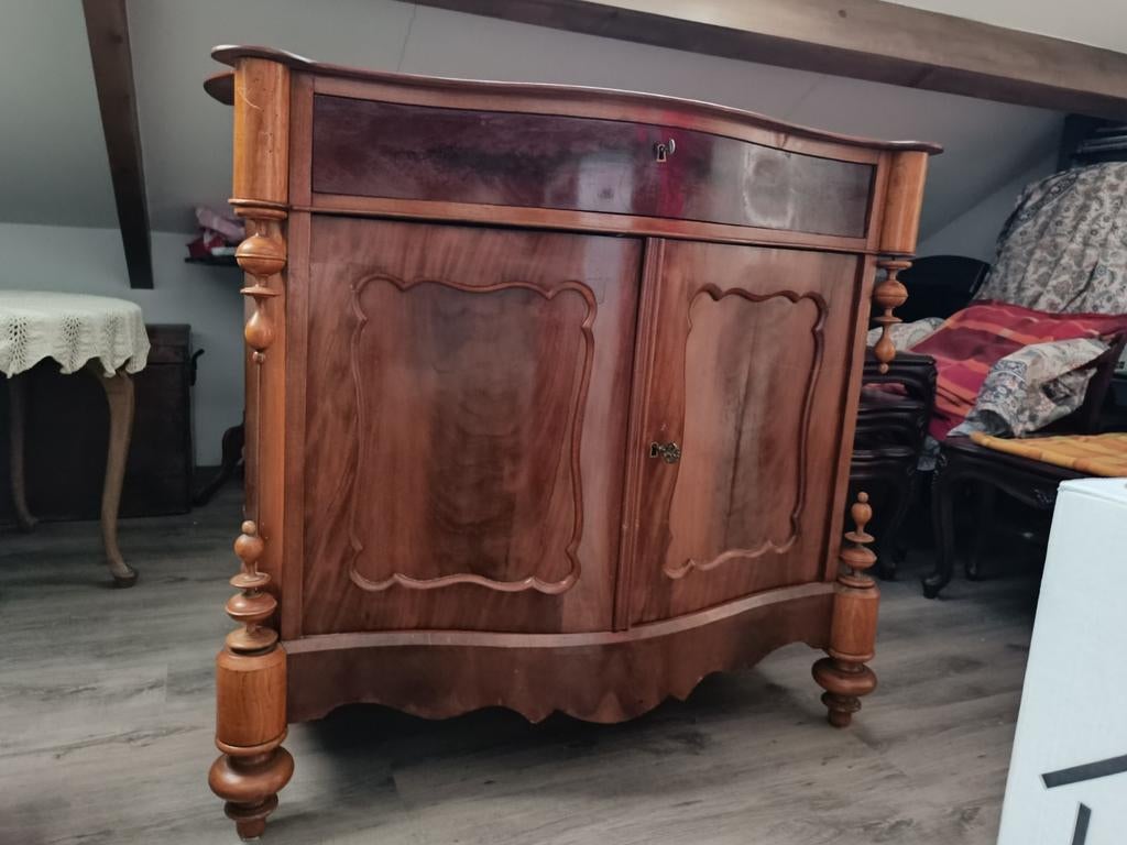 Biedemeier Mahonie kast nu slechts 175 euro, Ophalen