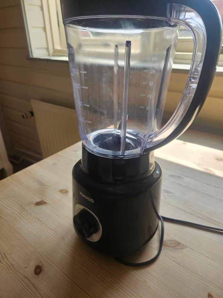 Tomado Keukenmixer, Witgoed en Apparatuur, Keukenmixers, 1 tot 2 liter, Ophalen, Zo goed als nieuw, 3 snelheden of meer