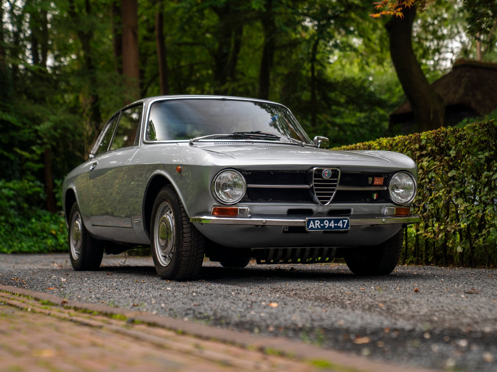 Alfa Romeo GT 1300 Junior (bj 1972), 970 kg, Gebruikt, Zwart, 4 cilinders