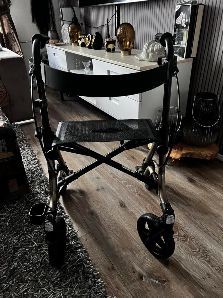 Zo goed als nieuw TAIMA  GT lichtgewicht rollator, Diversen, Ophalen of Verzenden, Lichtgewicht, Zo goed als nieuw