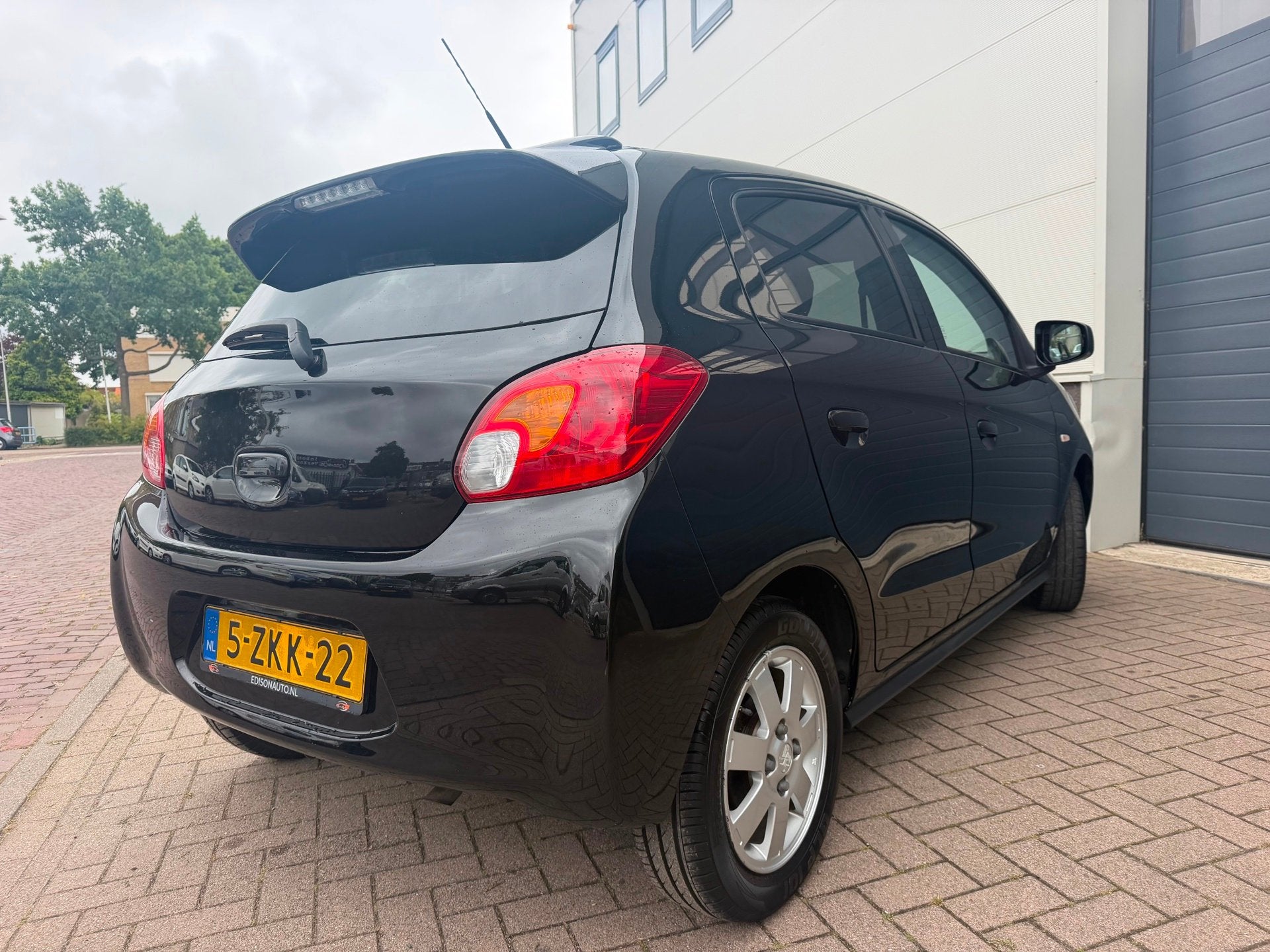 Mitsubishi Space Star 1.0 Bright/Climate-c/Aux/Lichtmetalen, Auto's, Voorwielaandrijving, Gebruikt, Zwart, Origineel Nederlands
