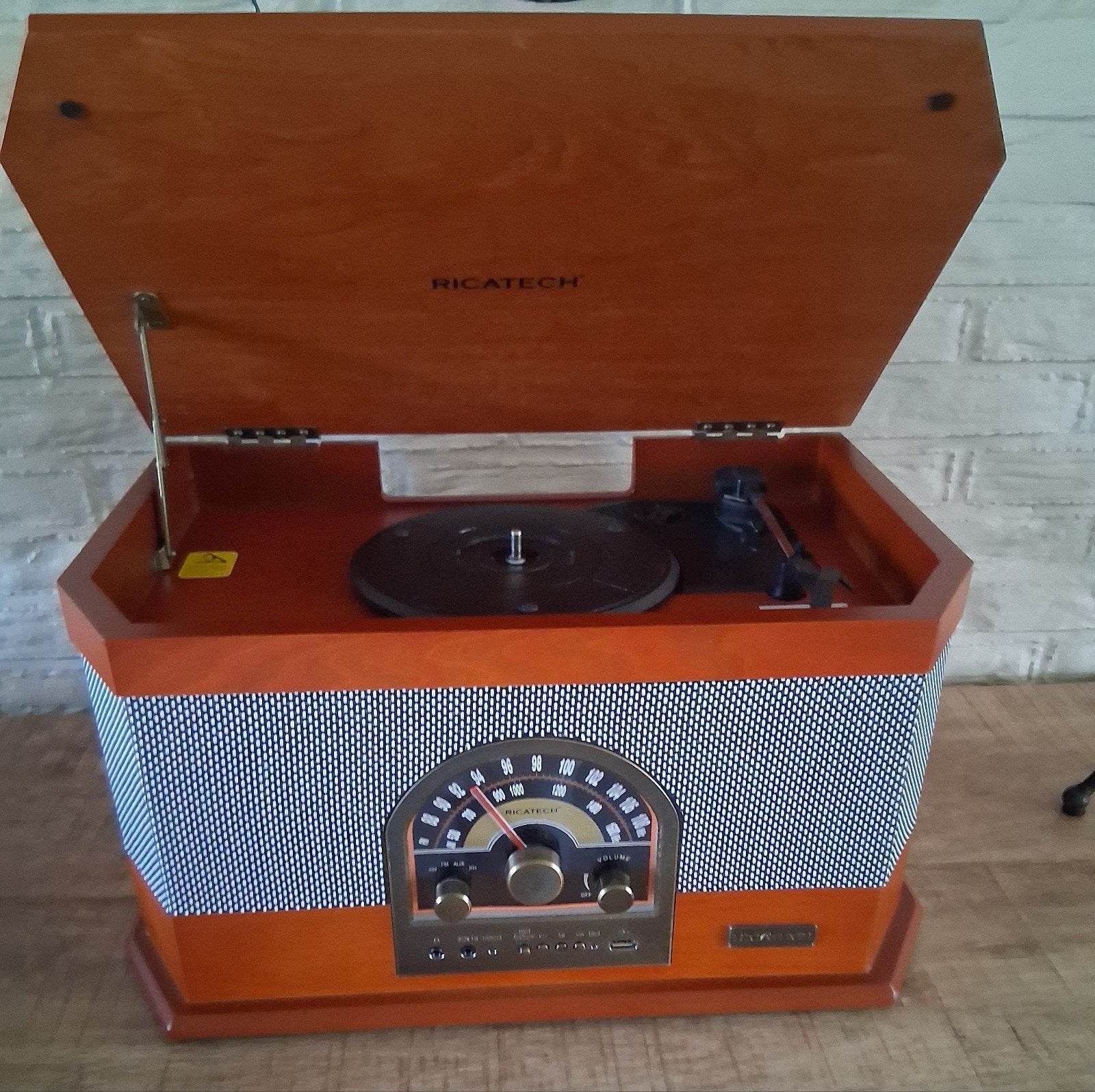 Retro platenspeler met radio en usb, Ophalen, Zo goed als nieuw, Overige merken