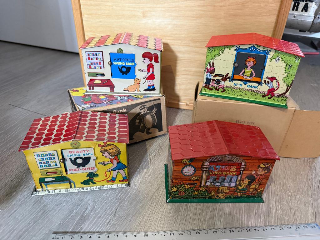 Spaarpotten, metaal, bankgebouw, postgebouw, NMB bank, Verzamelen, Spaarpotten, Ophalen of Verzenden, Gebruikt, Metaal of Blik