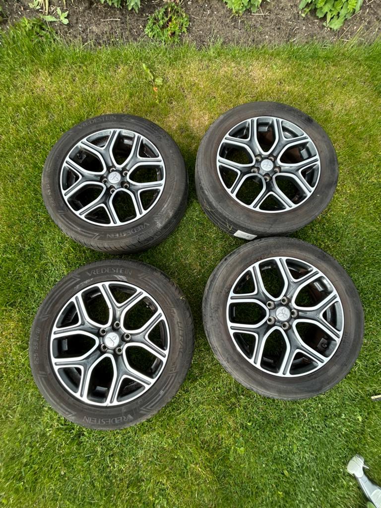 Mitsubishi licht metalen velgen met Vredestein Ultrac banden, Auto-onderdelen, Banden en Velgen, Ophalen, 18 inch, Banden en Velgen