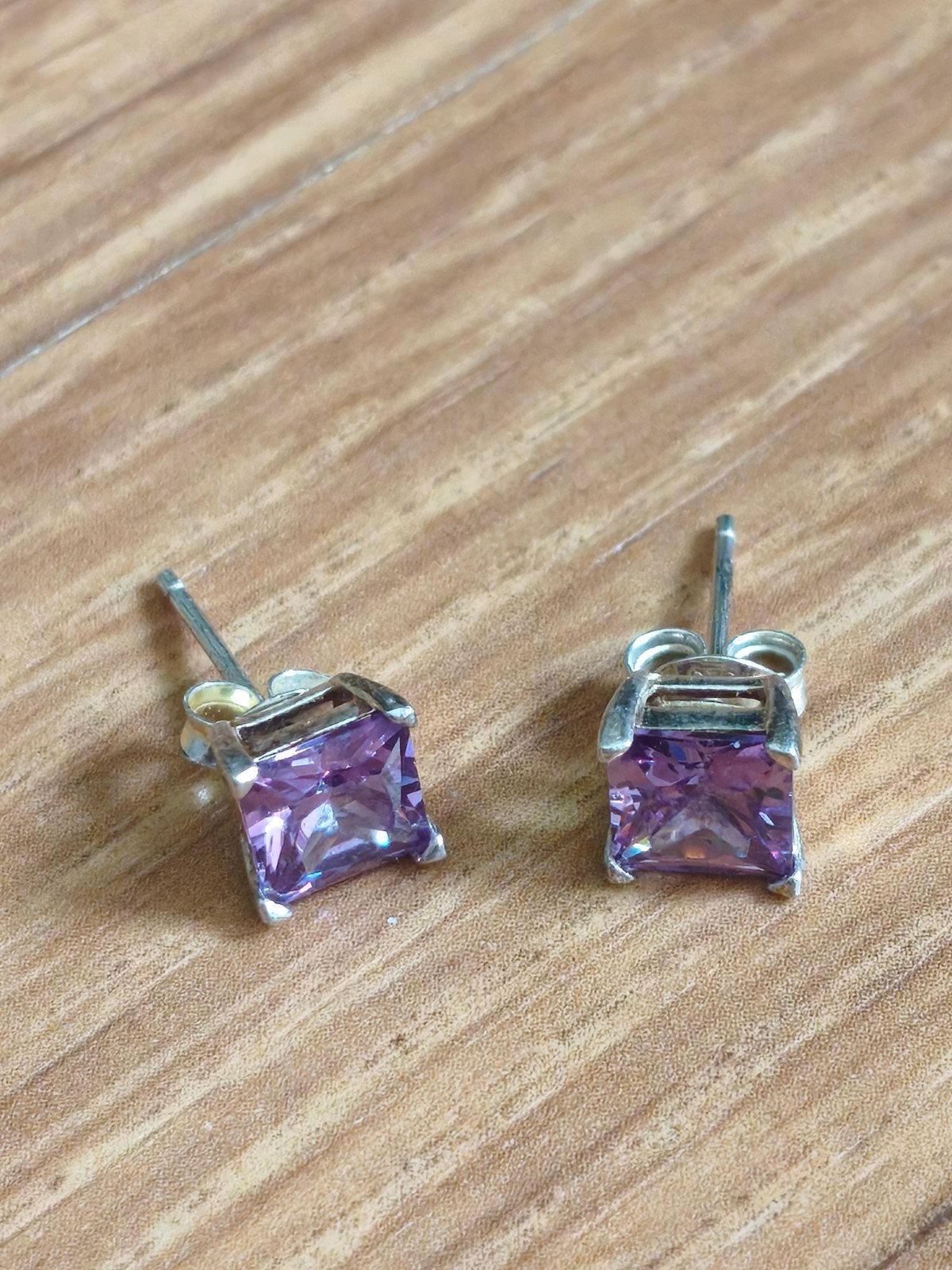Zilveren oorbellen met amethist, Sieraden, Tassen en Uiterlijk, Paars, Ophalen of Verzenden, Zo goed als nieuw, Met edelsteen