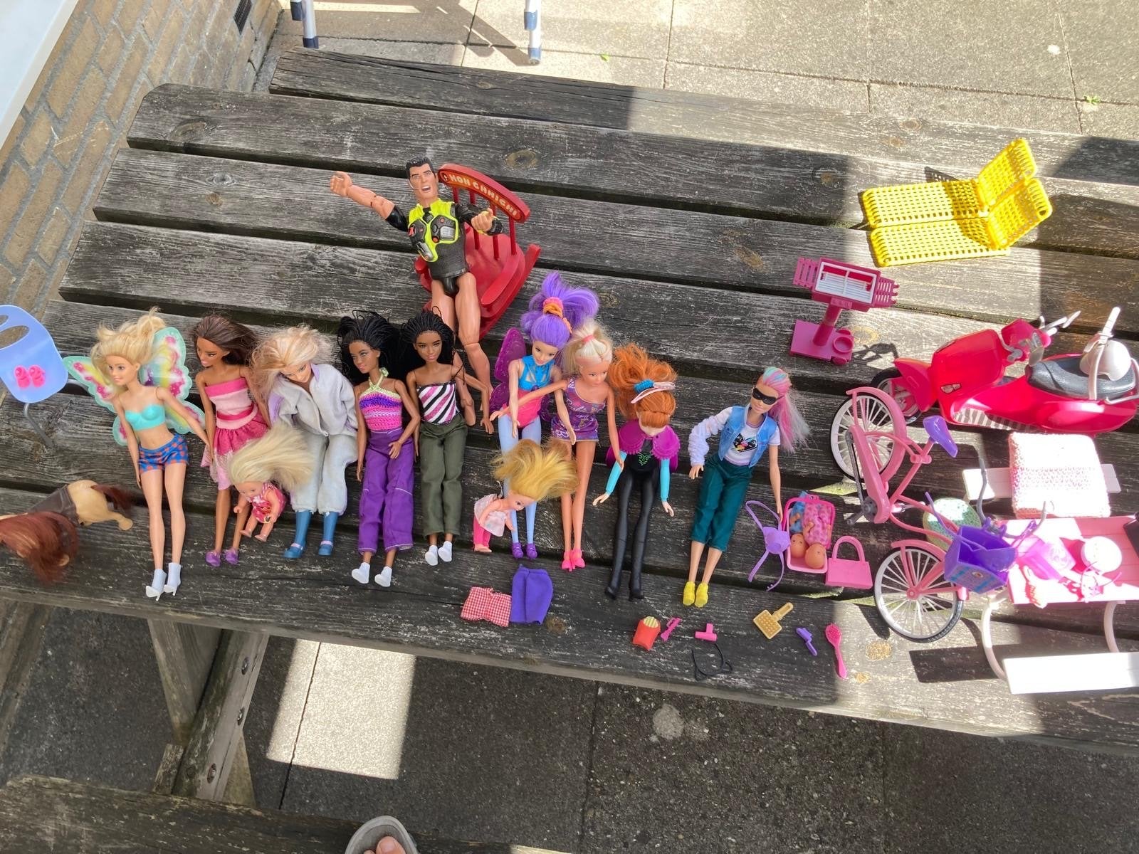Grote collectie Barbiepoppen en accessoires, Ophalen, Gebruikt, Barbie