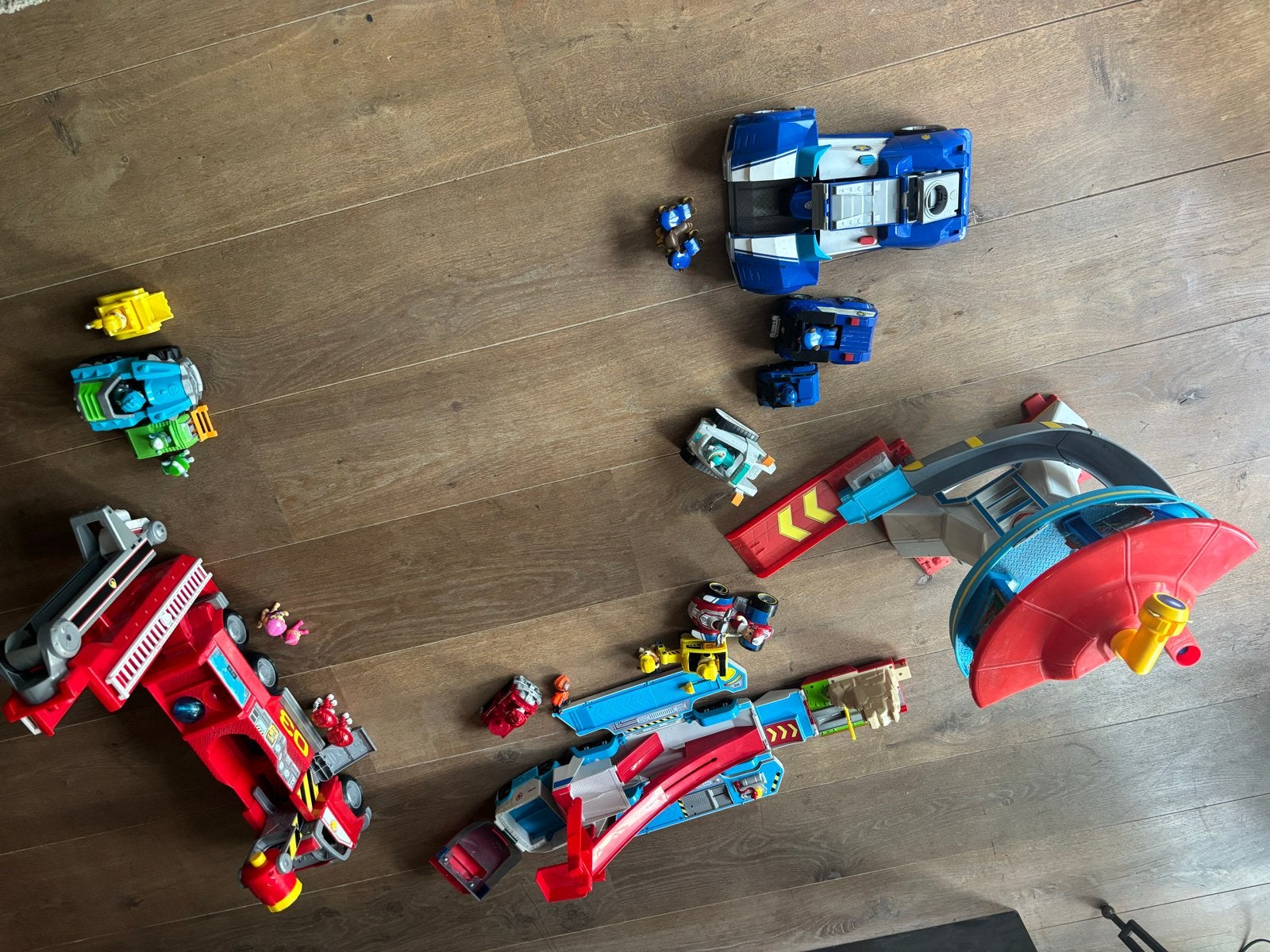 Grote Paw Patrol collectie: voertuigen en uitkijktoren, Ophalen, Gebruikt