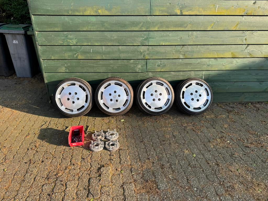 Porsche 928 Gullideckel velgen 16 inch  golf 1 met adapters, Auto-onderdelen, Banden en Velgen, Ophalen, Gebruikt, Velg(en), 16 inch